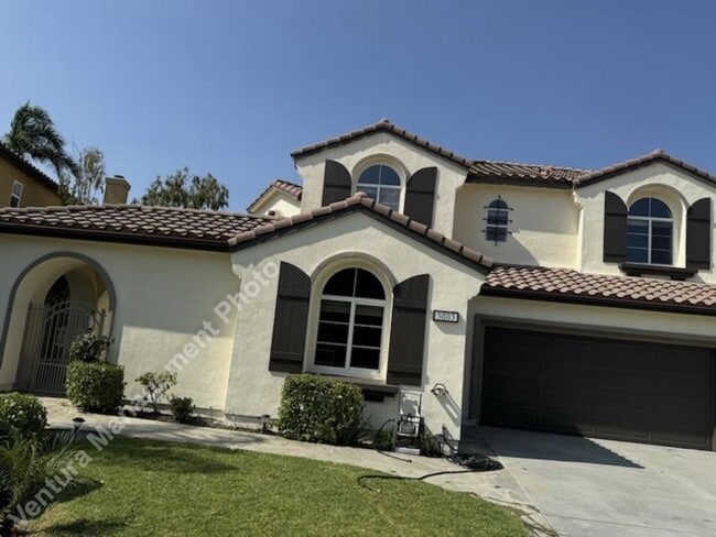 5885 Indian Point Dr in Simi Valley, CA - Foto de edificio - Building Photo