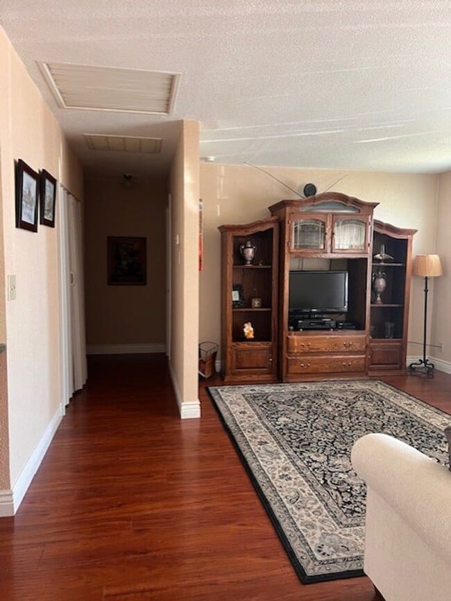 6425 Thomas Dr in North Highlands, CA - Building Photo - Building Photo