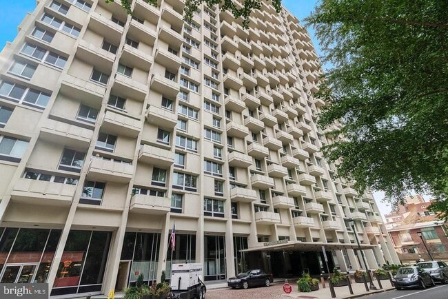 property at 604-36 S Washington Square