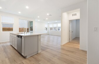 8376 Solfrid Wy in Elk Grove, CA - Building Photo - Building Photo