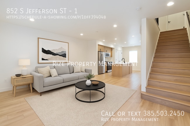 property at 852 Jefferson St W