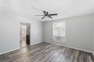 851 S Millwood Ave, Unit Unit 1 in Wichita, KS - Building Photo