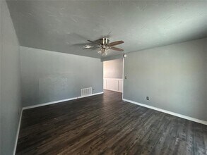 8441 NW 92nd St in Oklahoma City, OK - Building Photo - Building Photo