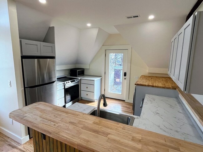7 Lexington St-Unit -B in Framingham, MA - Building Photo - Building Photo