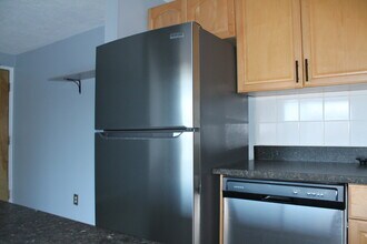 24325 Detroit Rd, Unit 204B in Westlake, OH - Building Photo - Building Photo