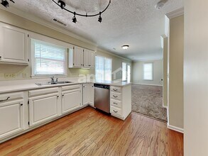 5503 Pebble Garden Ct in Greensboro, NC - Building Photo - Building Photo