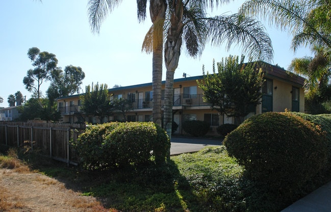 3651 S Cordoba Ave in Spring Valley, CA - Building Photo - Building Photo