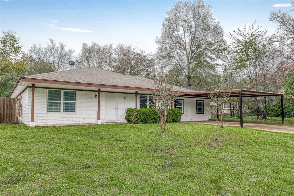 2307 N Thompson St in Conroe, TX - Building Photo