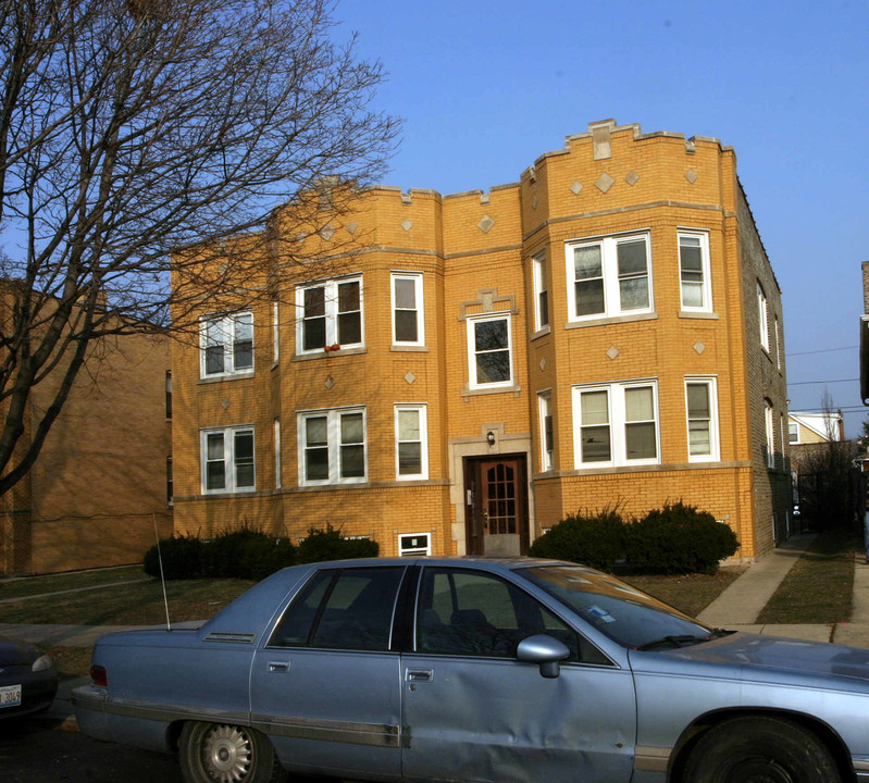 5136 W Nelson St in Chicago, IL - Building Photo