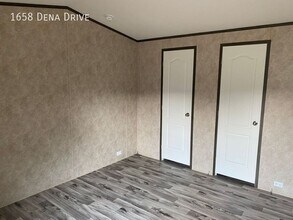 1658 Dena Dr in Memphis, TN - Building Photo - Building Photo