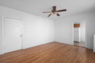 1634 W Morse Ave, Unit 310 in Chicago, IL - Building Photo - Building Photo
