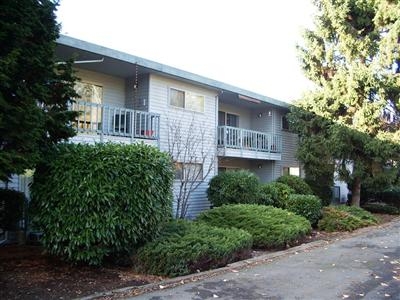 713 3rd Pl S in Kirkland, WA - Foto de edificio - Building Photo