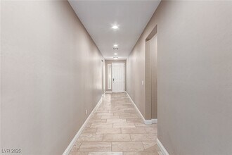 7114 Flora Lam St in Las Vegas, NV - Building Photo - Building Photo