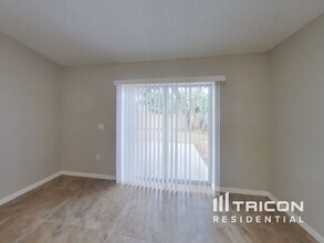 30320 Birdhouse Dr in Wesley Chapel, FL - Building Photo - Building Photo