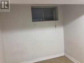 197 Dundas St E in Toronto, ON - Building Photo - Building Photo
