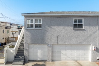 2923 Manhattan Ave in Hermosa Beach, CA - Foto de edificio - Building Photo