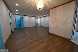 1 Pinetree Ln in Willingboro, NJ - Building Photo - Building Photo