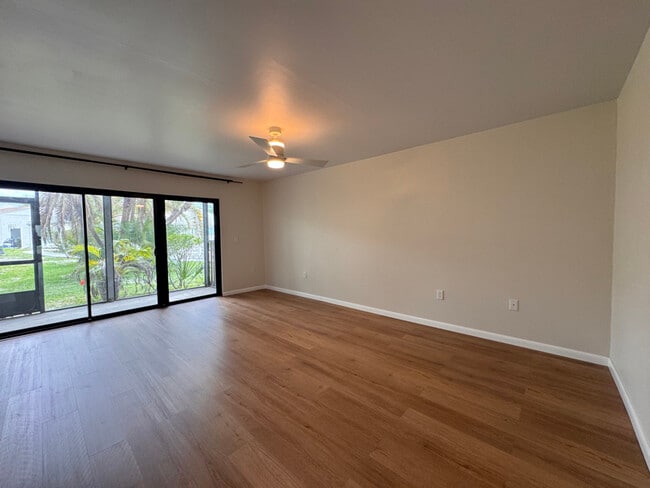 11525 8th Way N, Unit Apt 507 in St. Petersburg, FL - Foto de edificio - Building Photo