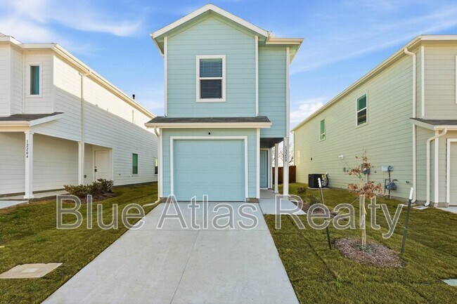 12200 Steeplechase Dr in Aubrey, TX - Building Photo - Building Photo