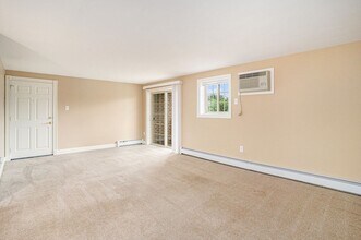 700 Swinehart Rd in Boyertown, PA - Foto de edificio - Building Photo
