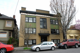 2125 NW Glisan St in Portland, OR - Building Photo - Building Photo