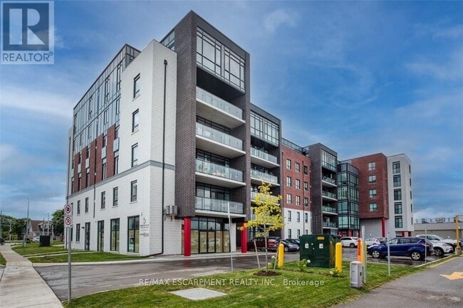 property at 5-305 Hamilton St N