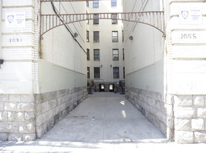 1051-1055 College Ave in Bronx, NY - Foto de edificio - Building Photo