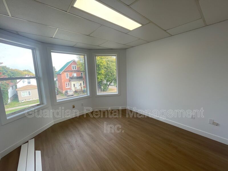 245 McIntyre St in Thunder Bay, ON - Building Photo