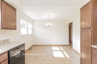 301 S Reedwood Dr in Joliet, IL - Building Photo - Building Photo