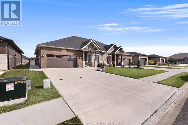 153 Blue Jay Cres in Kingsville, ON - Building Photo - Building Photo