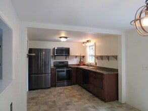 47 Vinebrook Rd in Plymouth, MA - Building Photo - Building Photo