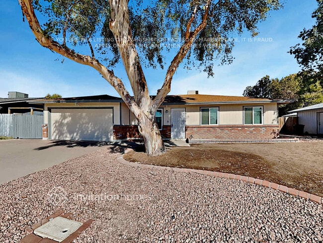 property at 2926 E Escondido Ave