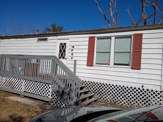 1017 June Terrace in Daytona Beach, FL - Foto de edificio