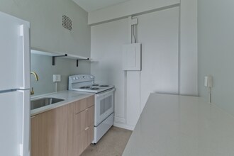 5440 Cass Ave-Unit -2 Bed in Detroit, MI - Building Photo - Building Photo