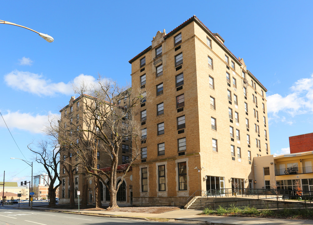 Albert Pike Apartments in Little Rock, AR - Building Photo