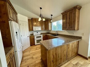 9116 S 1500 W in West Jordan, UT - Building Photo - Building Photo