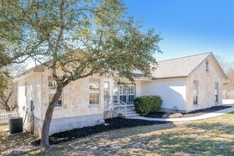 17 Creek Side Dr in Wimberley, TX - Building Photo - Building Photo