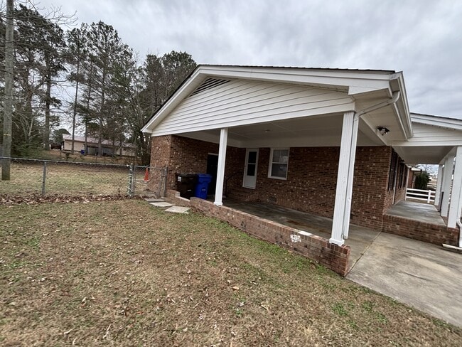 280 E Main St in Coats, NC - Building Photo - Building Photo