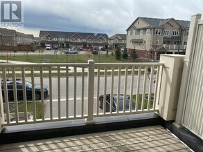 102 Tabaret Cres in Oshawa, ON - Building Photo - Building Photo