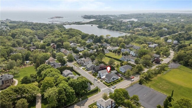 109 Carroll Ave in Newport, RI - Building Photo - Building Photo