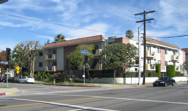 5202 Noble Ave in Los Angeles, CA - Building Photo - Building Photo