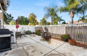 1516 Classico Way in Corona, CA - Building Photo - Building Photo