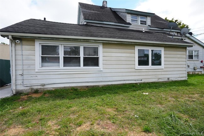 property at 488 Nassau Rd