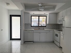 3318 Del Prado Blvd S in Cape Coral, FL - Building Photo