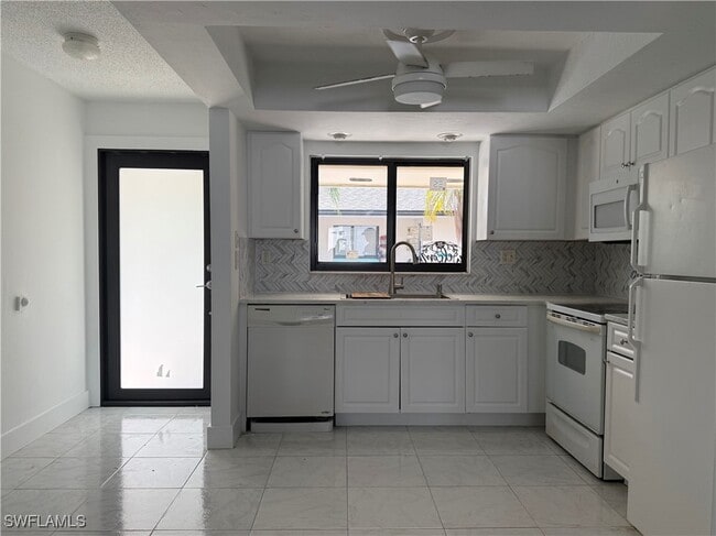 property at 3318 Del Prado Blvd S