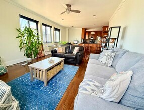 205 10th St in Jersey City, NJ - Building Photo - Building Photo