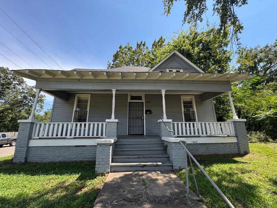 7933 4th Ave S in Birmingham, AL - Building Photo
