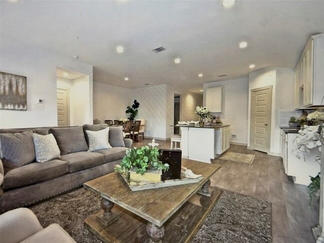 1326 Bison View Ln in Sealy, TX - Foto de edificio - Building Photo