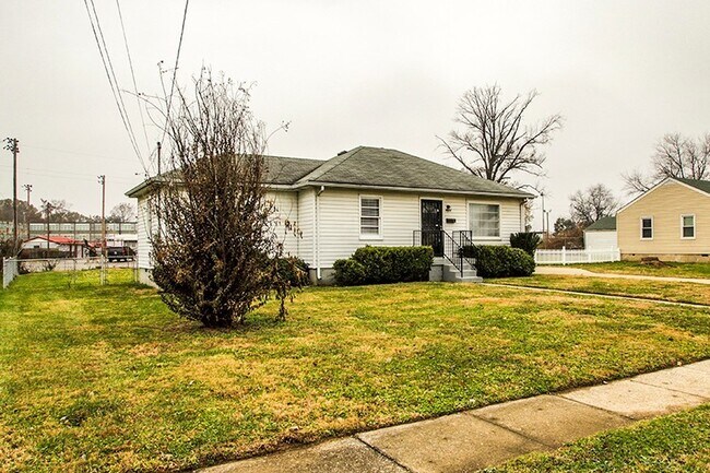 4022 Glenhurst Ave in Louisville, KY - Building Photo - Building Photo