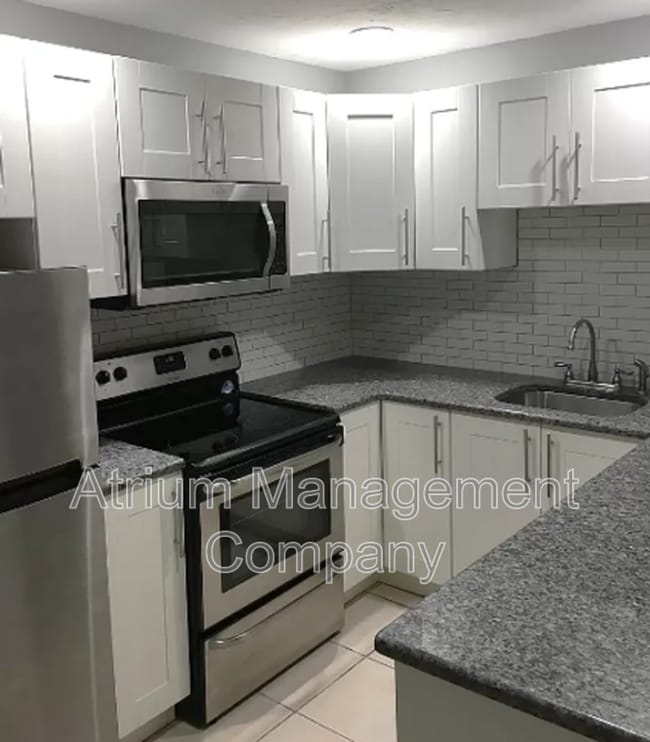 2399 Eastwood Dr in Clearwater, FL - Building Photo - Building Photo